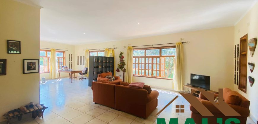 FOR SALE | State Lodge Three Bedroomed House On 1.4 Acres