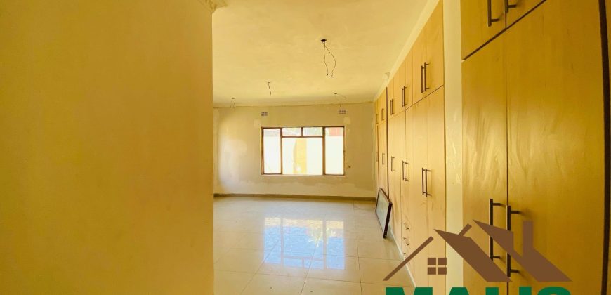 FOR SALE | Ibex Meanwood Four Bedroomed House