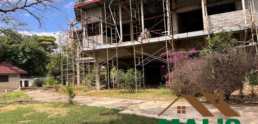 FOR SALE | Sunningdale Seven Bedroomed Double Storey House